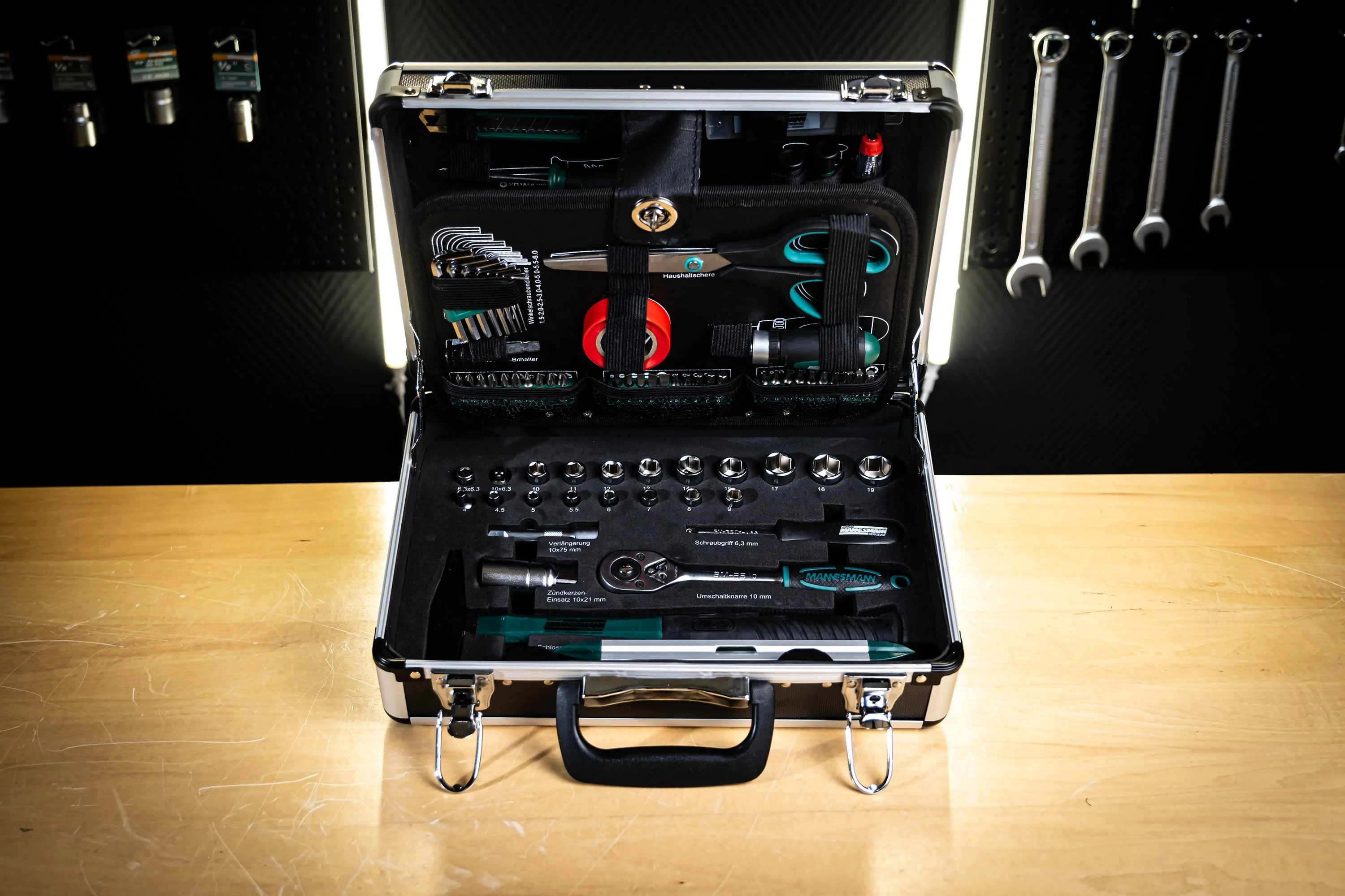 BRUDER MANNESMANN TOOL SET