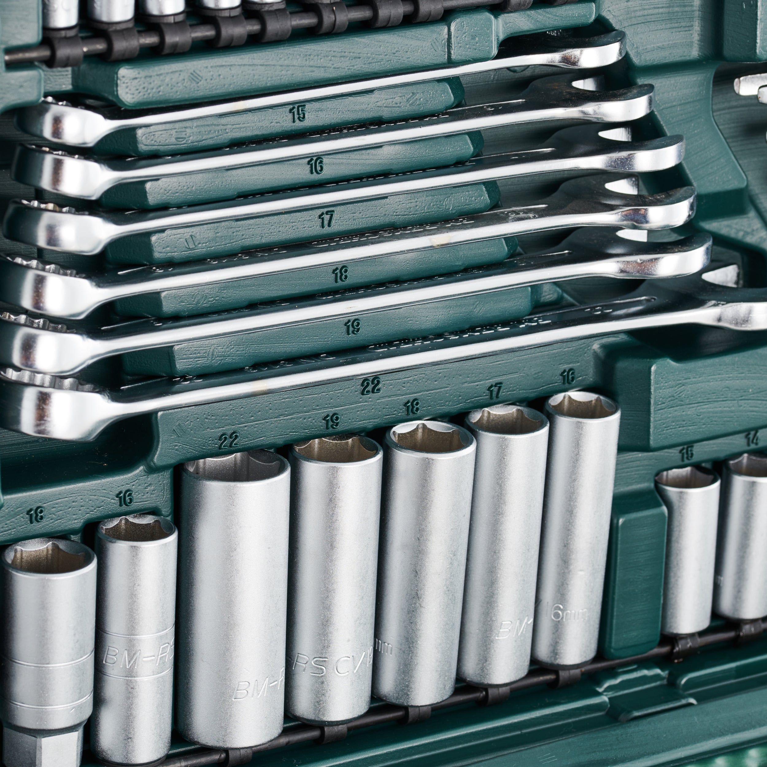 Mannesmann 215 Piece Socket Wrench Set